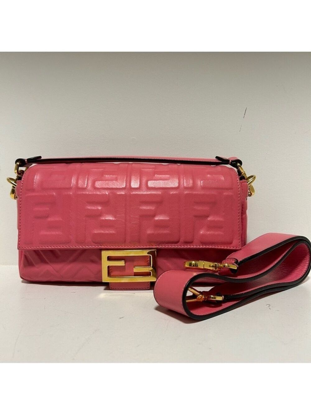 SOLD Fendi Baguette Medium (1900) - Picture 4 of 15